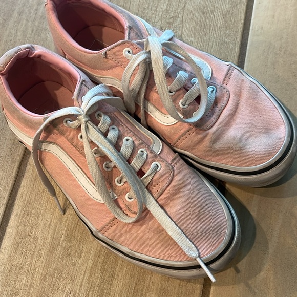 Vans - Picture 8 of 9